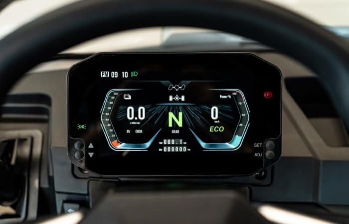 PŘEHLEDNÝ TFT DISPLEJ